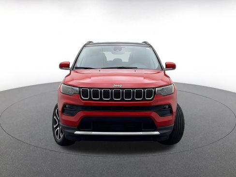 Used 2025 Jeep Compass Limited AWD/4WD image 2