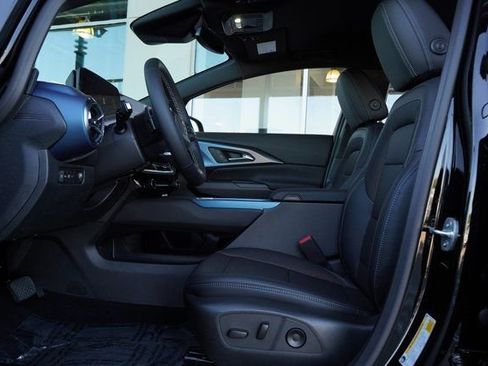 New 2025 Chevrolet Equinox EV LT FWD image 23