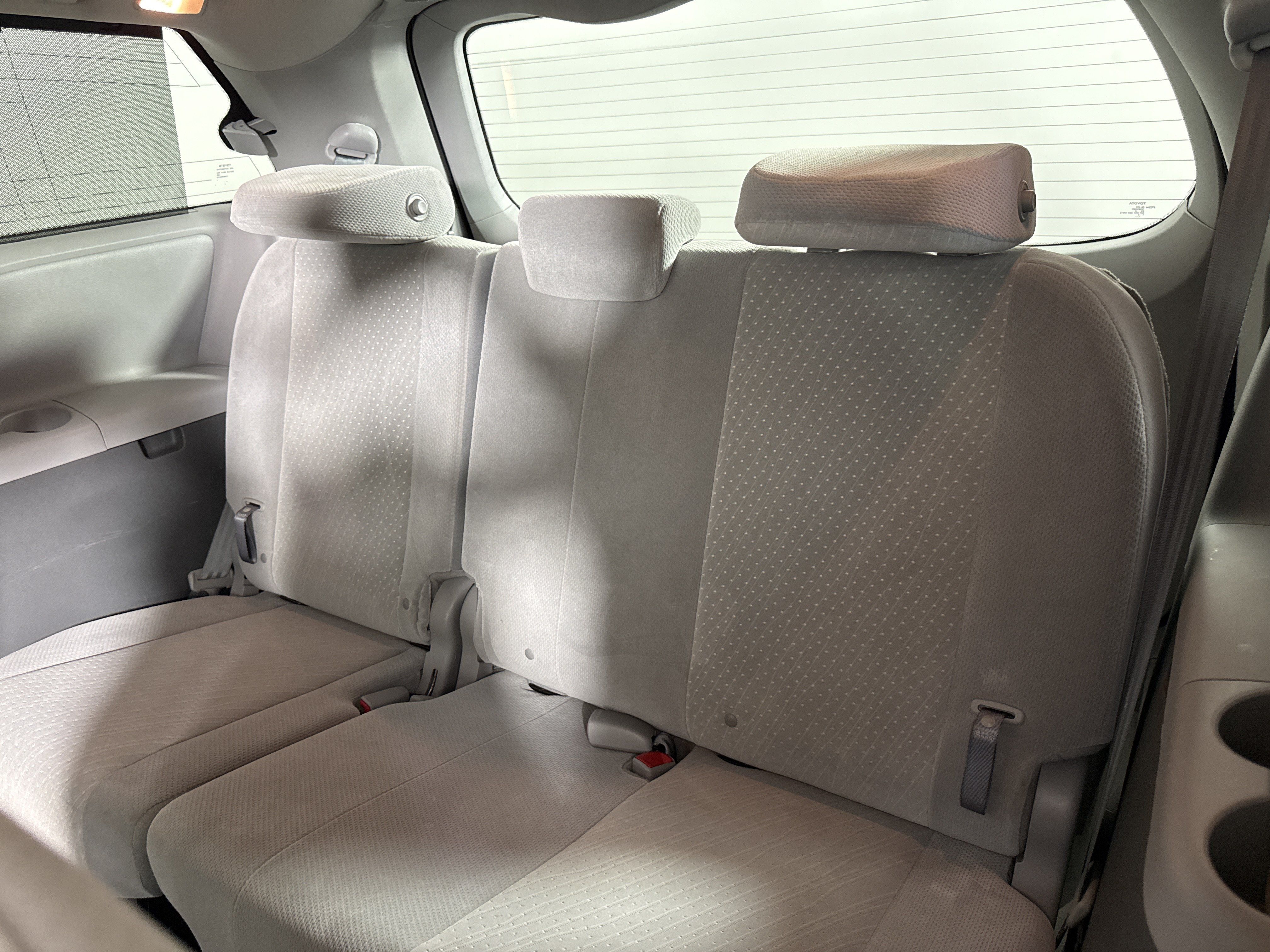 Used 2018 Toyota Sienna LE FWD image 17