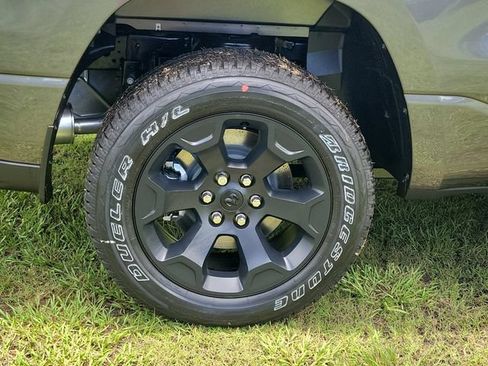 New 2026 RAM 1500 Express AWD/4WD image 5