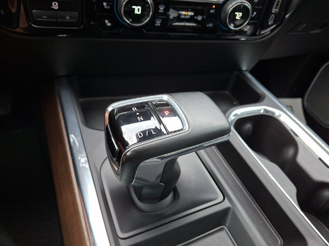 Used 2024 Chevrolet Silverado 1500 High Country w/ Technology Package AWD/4WD image 15