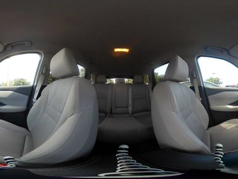 Used 2025 Nissan Rogue SV AWD/4WD image 44