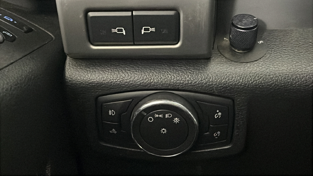 Used 2017 Ford F350 Platinum w/ FX4 4x4 Off Road Package image 30