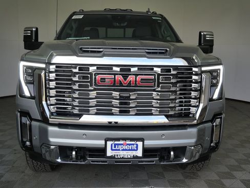 New 2026 GMC Sierra 3500 Denali w/ Denali Reserve Package AWD/4WD image 7