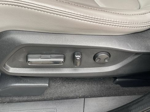 Used 2023 Honda Pilot EX-L image 17