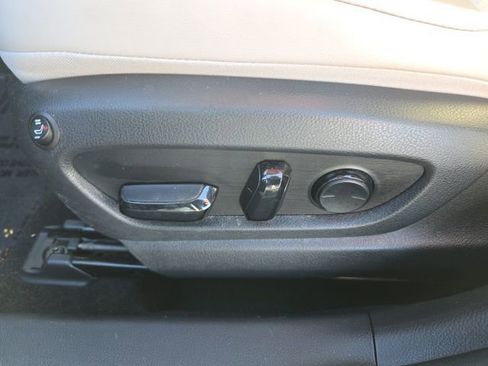 Used 2019 Lexus UX 250h image 27