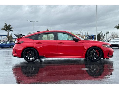 Used 2025 Honda Civic Type R image 3