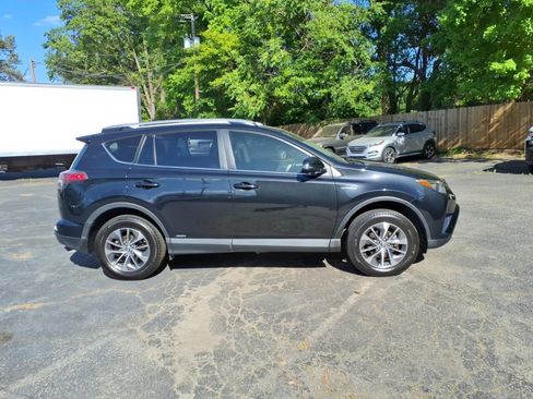 Used 2016 Toyota RAV4 XLE w/ Convenience Package AWD/4WD image 2