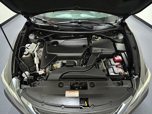 Used 2016 Nissan Altima 2.5 SV w/ Convenience Package image 18