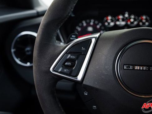 Used 2018 Chevrolet Camaro SS image 62