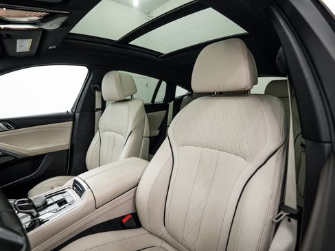 Used 2020 BMW X6 M50i w/ Luxury Seating Package AWD/4WD image 16