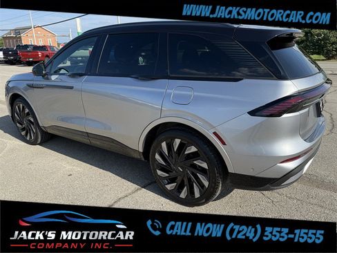 Used 2024 Lincoln Nautilus Reserve w/ Equipment Group 202A image 7