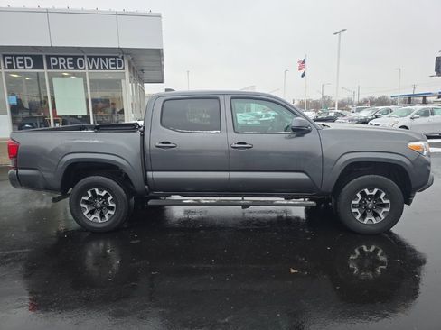 Used 2022 Toyota Tacoma 4x4 Double Cab image 4