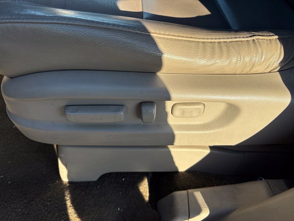 Used 2014 Honda Odyssey EX-L image 17
