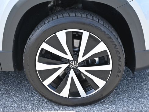 Used 2022 Volkswagen Taos SE image 36