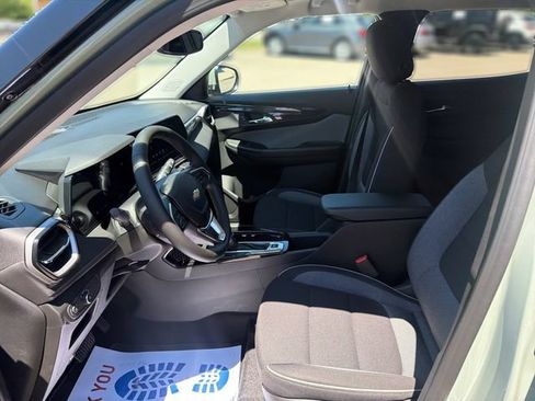New 2026 Chevrolet TrailBlazer LT w/ Convenience Package AWD/4WD image 9