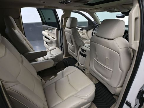 Used 2020 Cadillac Escalade ESV Premium Luxury image 58