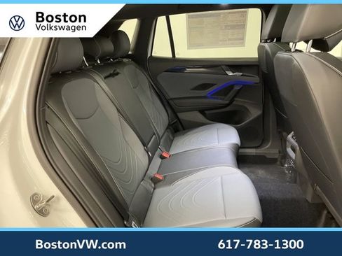 New 2025 Volkswagen Tiguan SE R-Line image 12