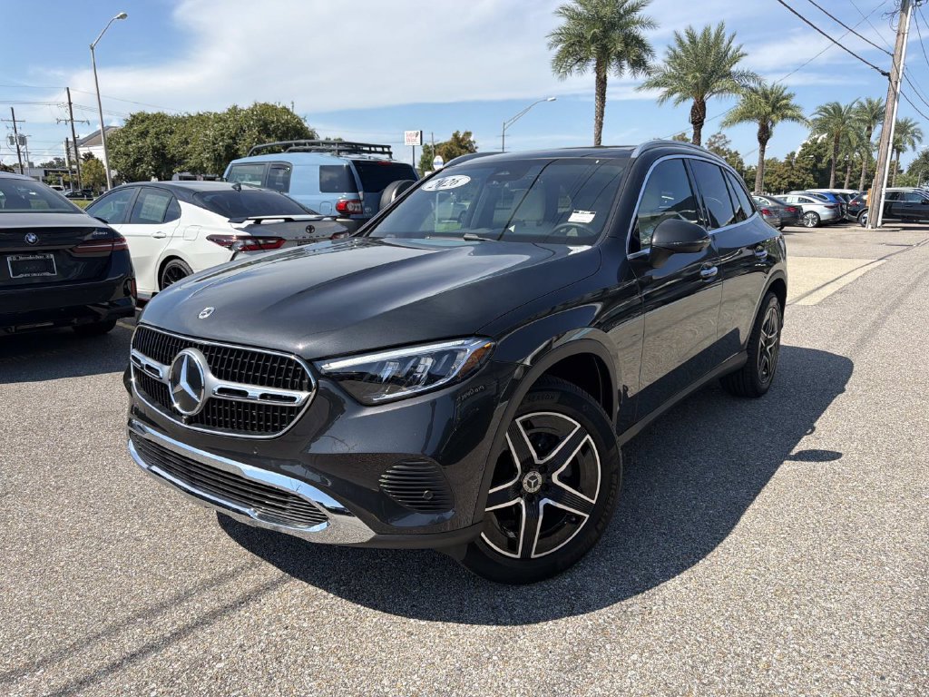 Used 2026 Mercedes-Benz GLC 300 4MATIC image 3
