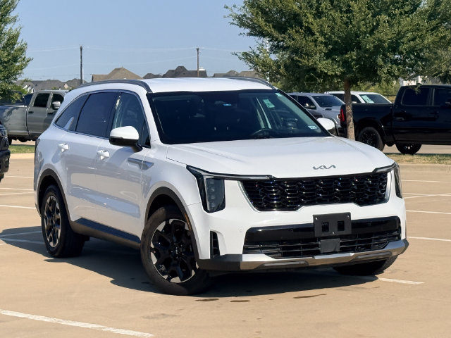 Used 2024 Kia Sorento S FWD image 2
