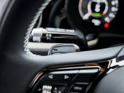 Used 2025 Bentley Flying Spur Plug-In Hybrid image 64