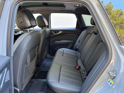 Used 2024 Audi Q4 e-tron Premium Plus w/ Premium Plus image 43