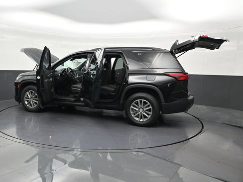 Used 2023 Chevrolet Traverse LT FWD image 33