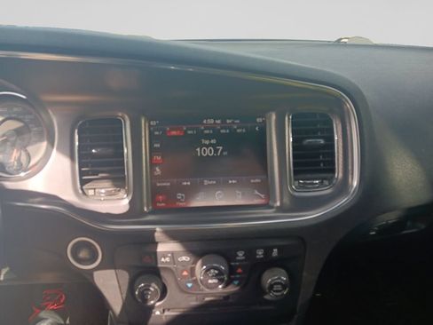 Used 2014 Dodge Charger SXT RWD image 8