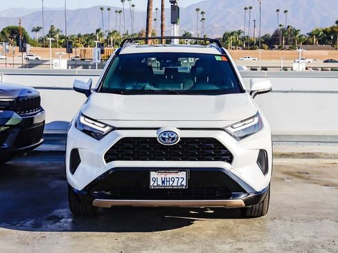 Used 2024 Toyota RAV4 SE image 3