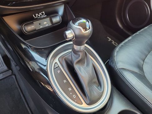 Used 2016 Kia Soul ! FWD image 16