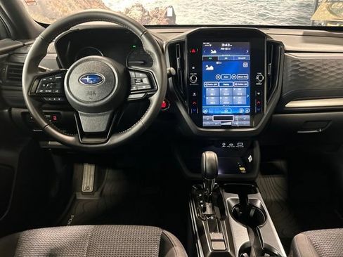 Used 2026 Subaru Forester Premium AWD/4WD image 2