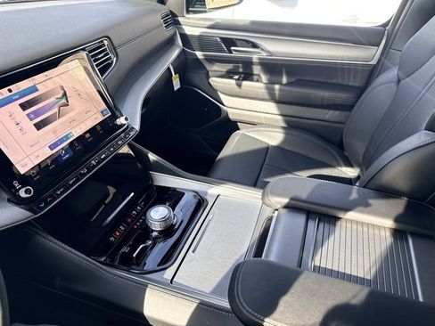 New 2026 Jeep Grand Wagoneer Limited image 29