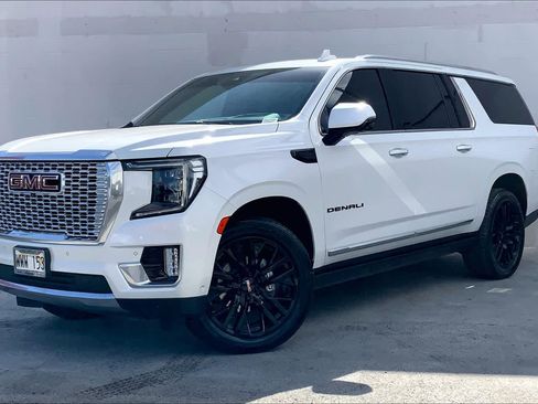 Used 2023 GMC Yukon XL Denali w/ Advanced Technology Package AWD/4WD image 1