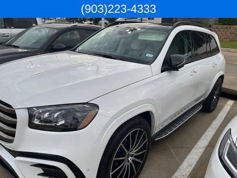 Used 2026 Mercedes-Benz GLS 450 4MATIC image 1