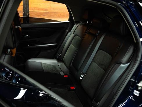 Used 2024 Nissan Ariya FWD image 10