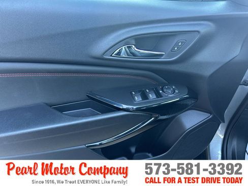 New 2026 Chevrolet Trax RS w/ Sunroof Package FWD image 9