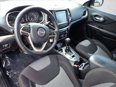 Used 2014 Jeep Cherokee Latitude FWD image 10