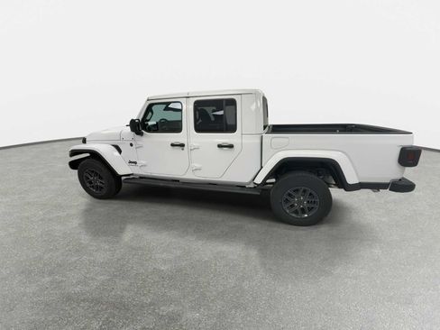 New 2026 Jeep Gladiator Sport AWD/4WD image 6