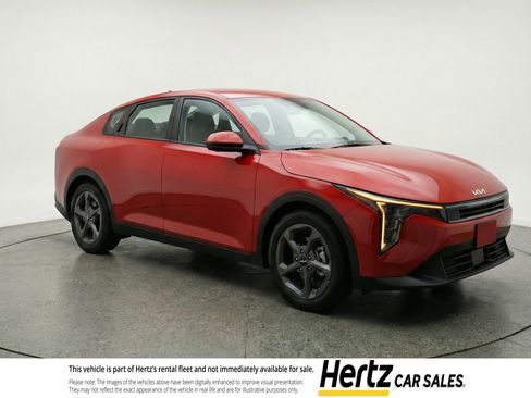 Used 2025 Kia K4 LXS FWD image 1