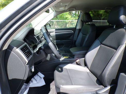 Used 2019 Volkswagen Atlas SE w/ Towing Package FWD image 13
