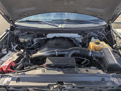 Used 2011 Ford F150 Platinum w/ Max Trailer Tow Pkg image 52