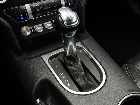 Used 2023 Ford Mustang Convertible RWD image 21