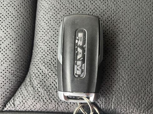 Used 2021 RAM 1500 Laramie AWD/4WD image 36