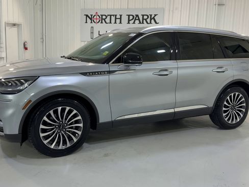 Used 2023 Lincoln Aviator Reserve image 6