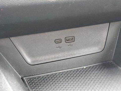 Certified 2025 Chevrolet Equinox LT w/ Safety and Technology Package AWD/4WD image 33