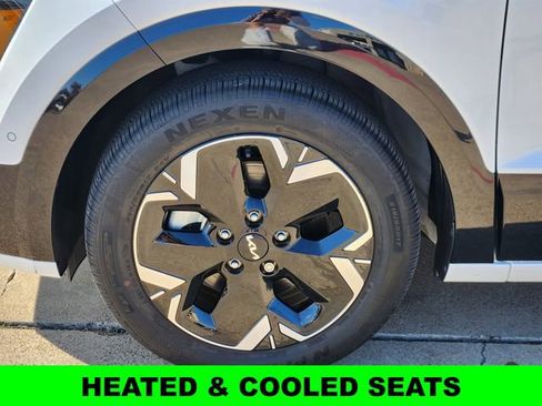 Used 2024 Kia Niro Wave image 9