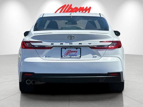 Used 2025 Toyota Camry SE FWD image 5
