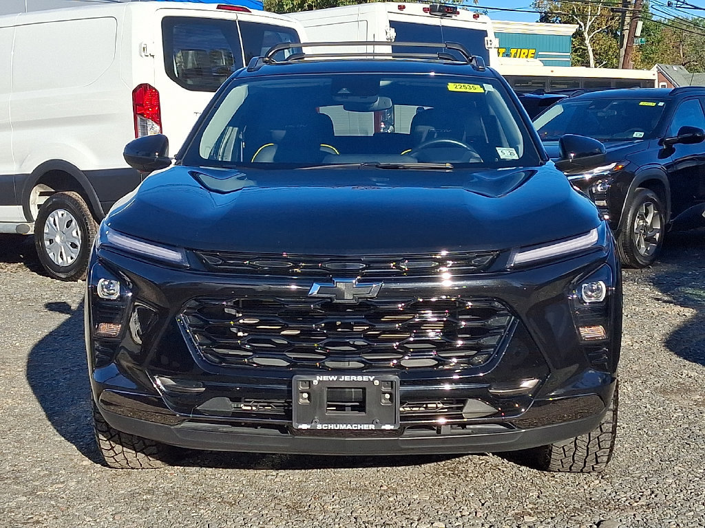 Used 2025 Chevrolet Trax ACTIV w/ Driver Confidence Package FWD image 2