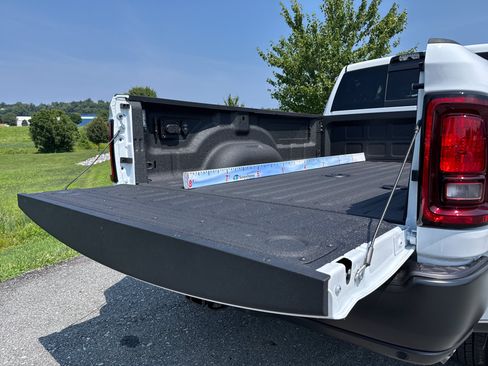 New 2026 RAM 3500 Tradesman AWD/4WD image 12