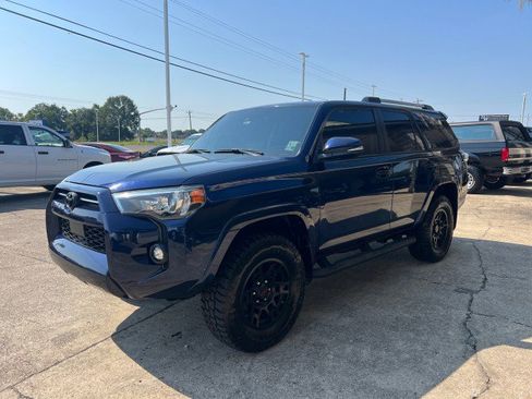 Used 2021 Toyota 4Runner SR5 Premium w/ Moonroof Package image 11